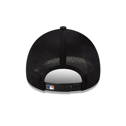 Pictured is this MLB Batting Practice 2026 New York Mets 9FORTY Apex cap in Blue. 4