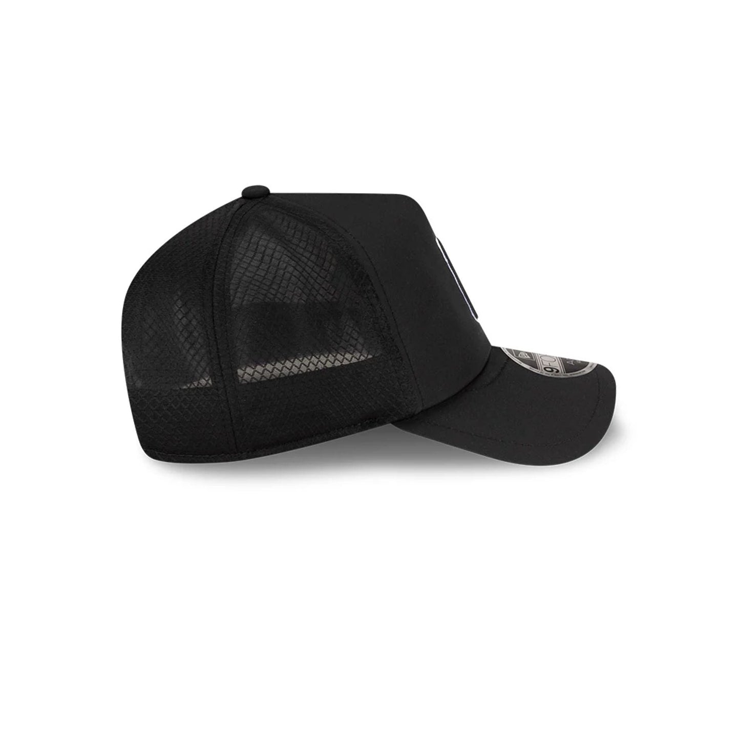 Pictured is this MLB Batting Practice 2026 Pittsburgh Pirates 9FORTY Apex cap in Black. 6