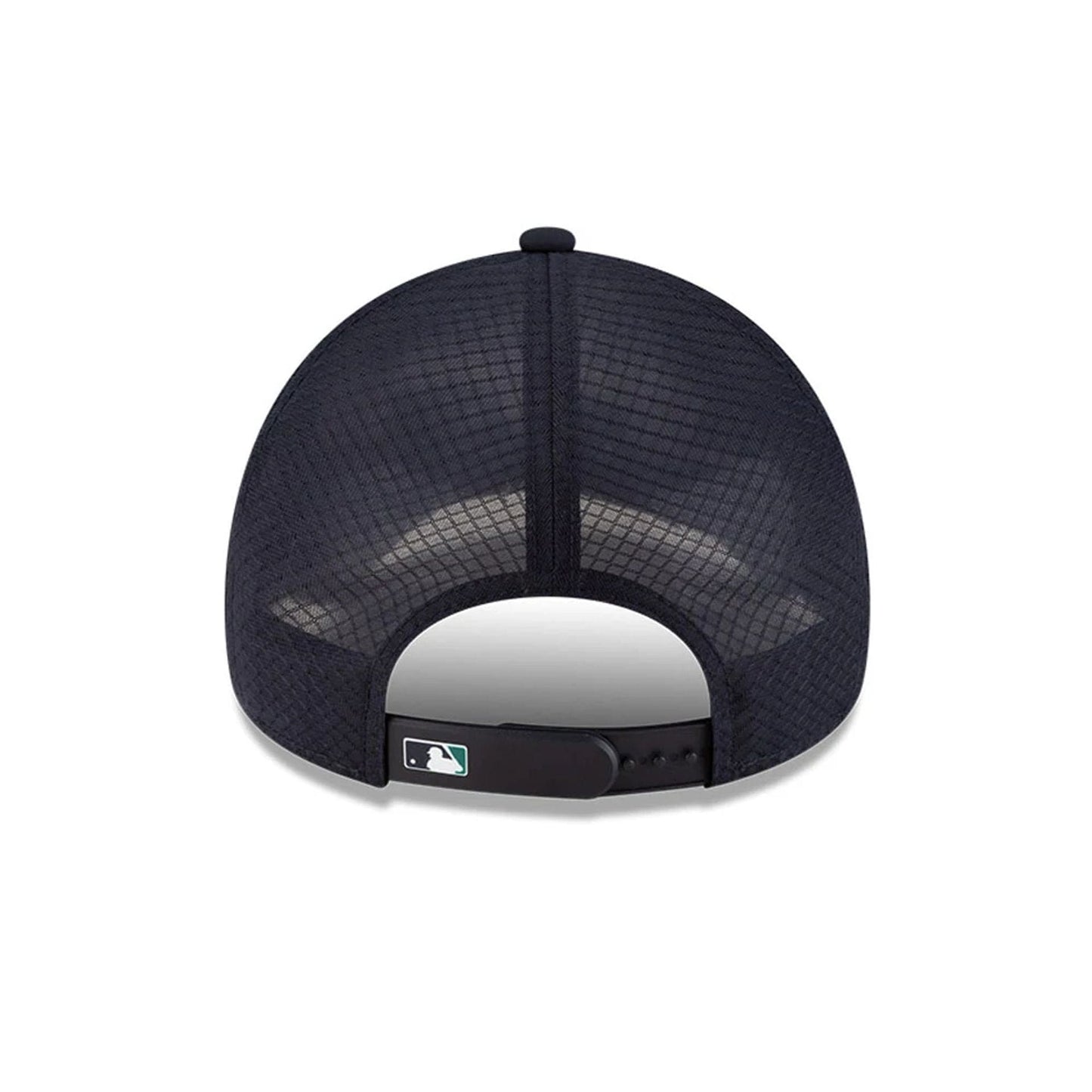 Pictured is this MLB Batting Practice 2026 Seattle Mariners 9FORTY Apex cap in navy. 4