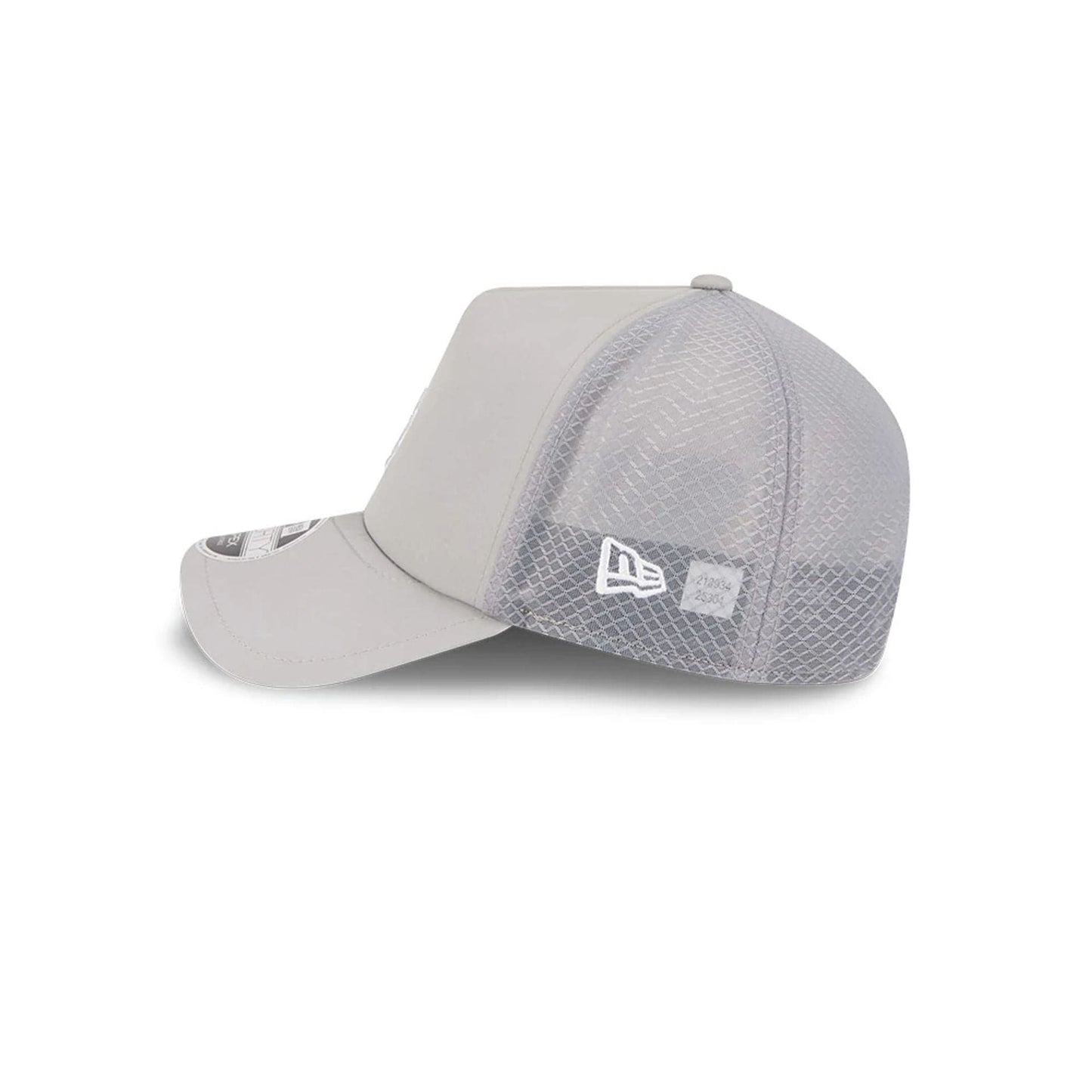 Pictured is this MLB Batting Practice 2026 LA Dodgers 9FORTY Apex cap in grey. 5