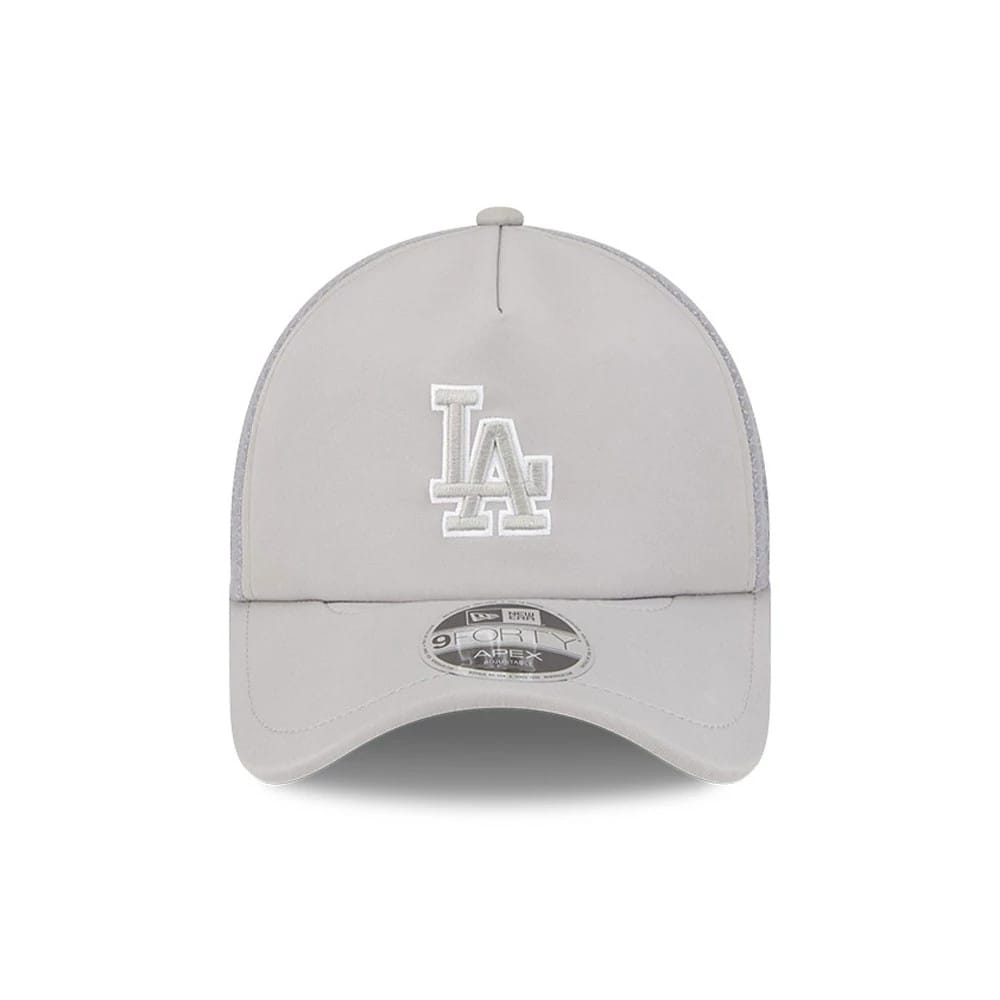 Pictured is this MLB Batting Practice 2026 LA Dodgers 9FORTY Apex cap in grey. 3