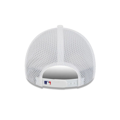 Pictured is this MLB Batting Practice 2026 LA Dodgers 9FORTY Apex cap in white. 4