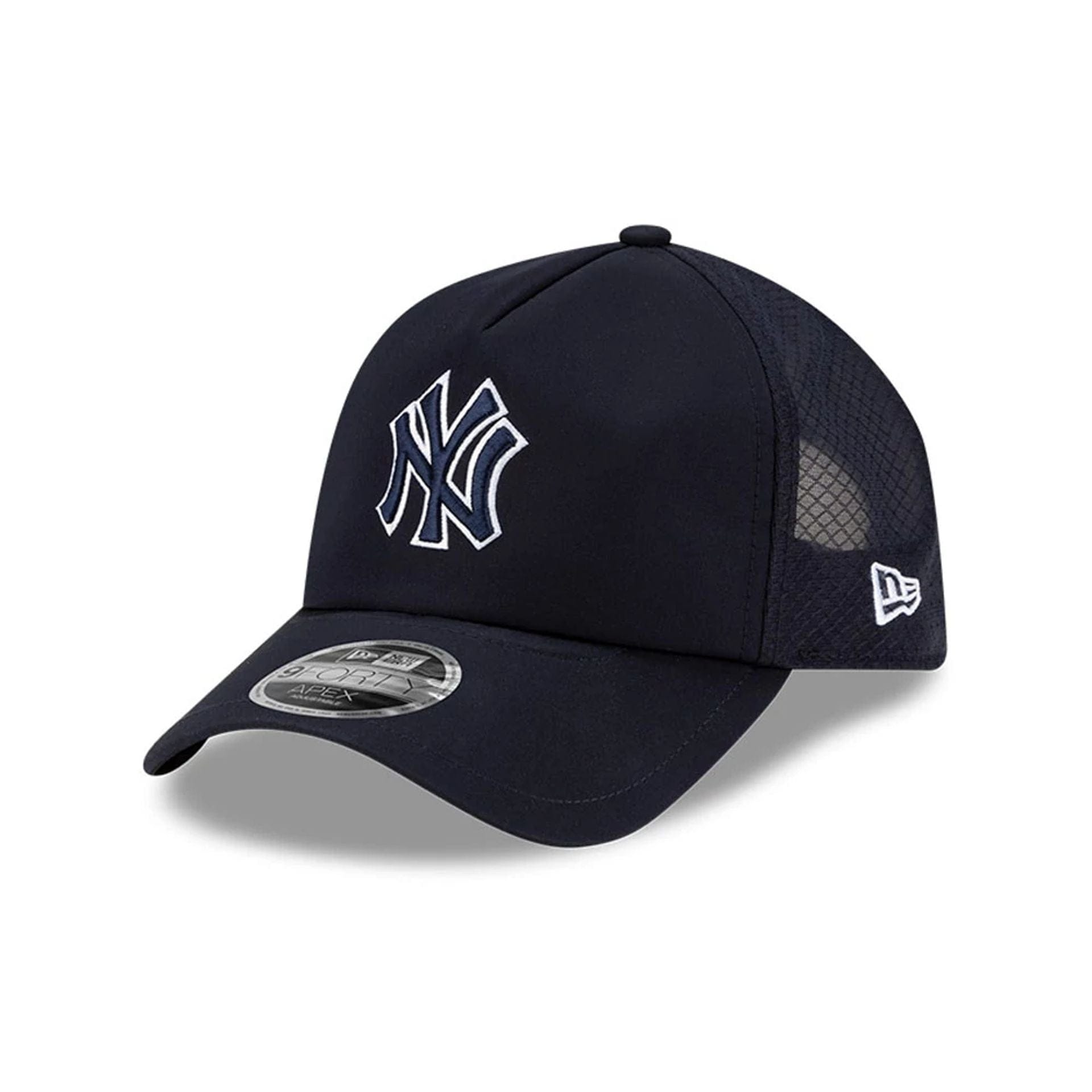 Pictured is this MLB Batting Practice 2026 New York Yankees 9FORTY Apex cap in navy. 1