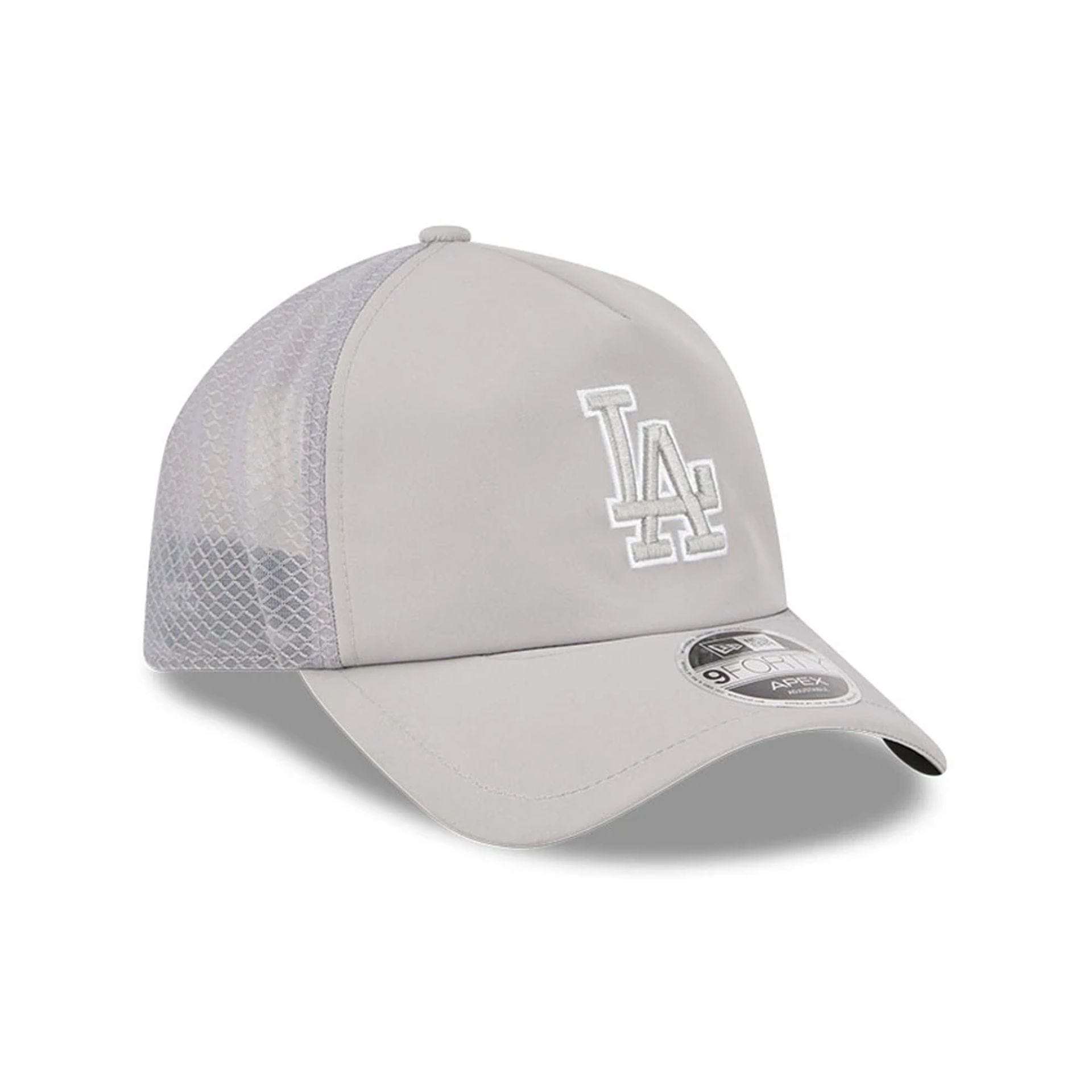 Pictured is this MLB Batting Practice 2026 LA Dodgers 9FORTY Apex cap in grey. 4