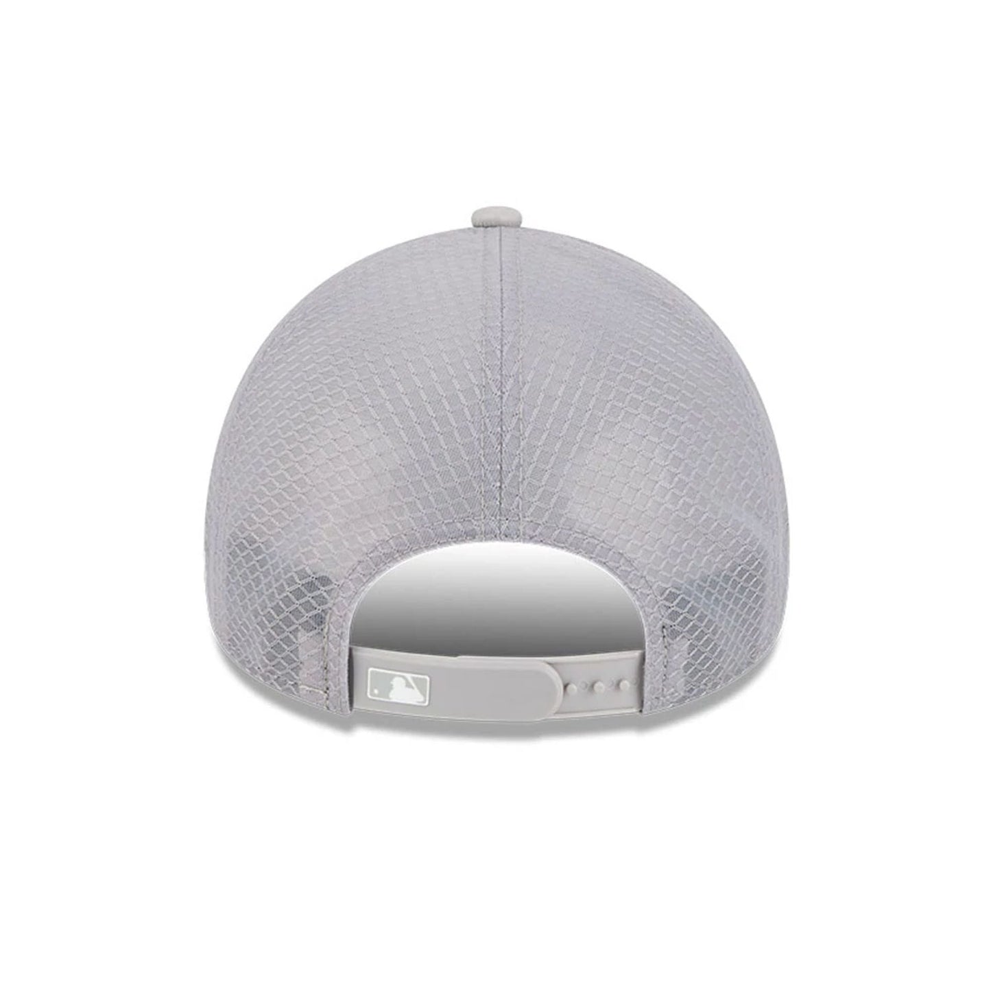 Pictured is this MLB Batting Practice 2026 LA Dodgers 9FORTY Apex cap in grey. 2