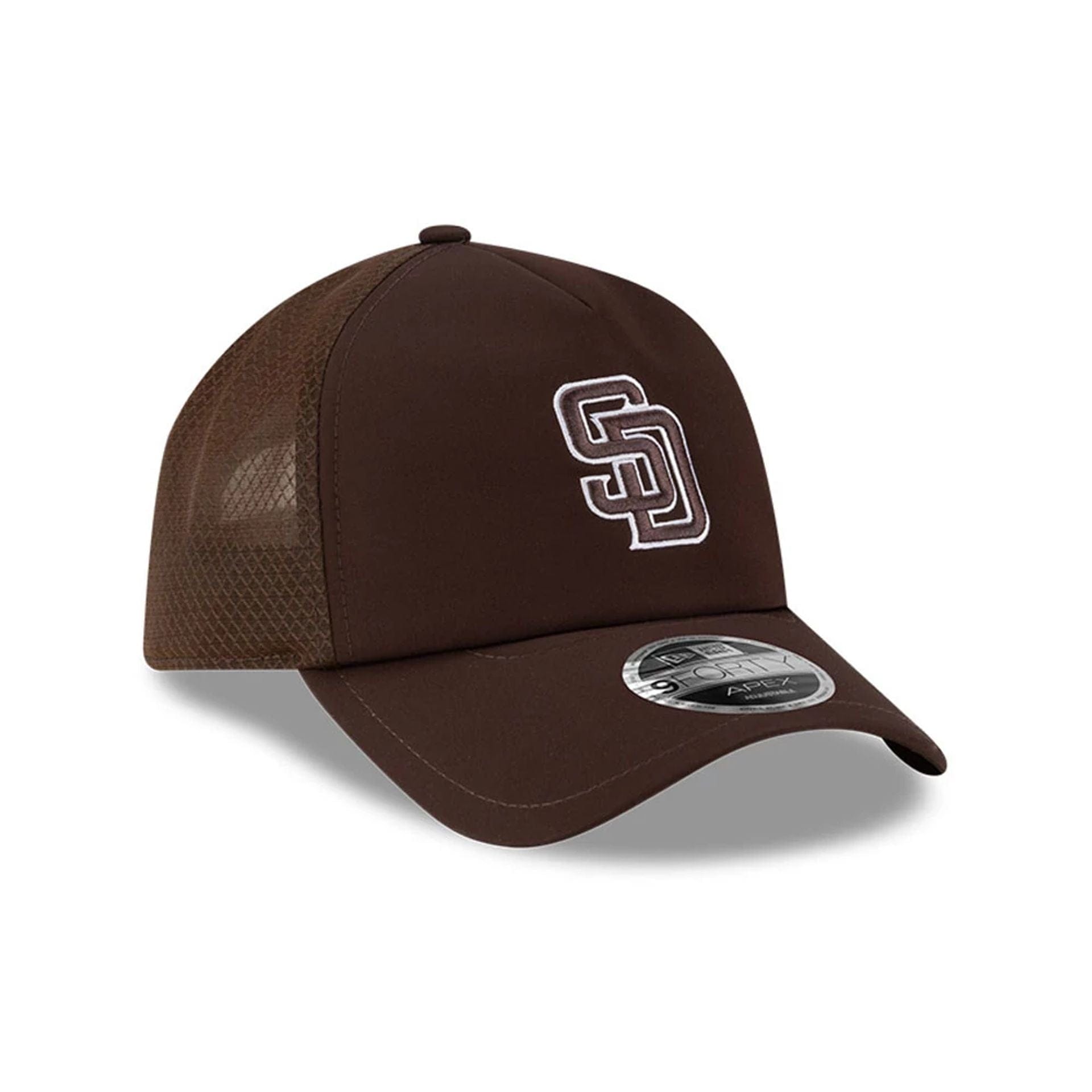 Pictured is this MLB Batting Practice 2026 San Diego Padres 9FORTY Apex cap in dark brown. 3