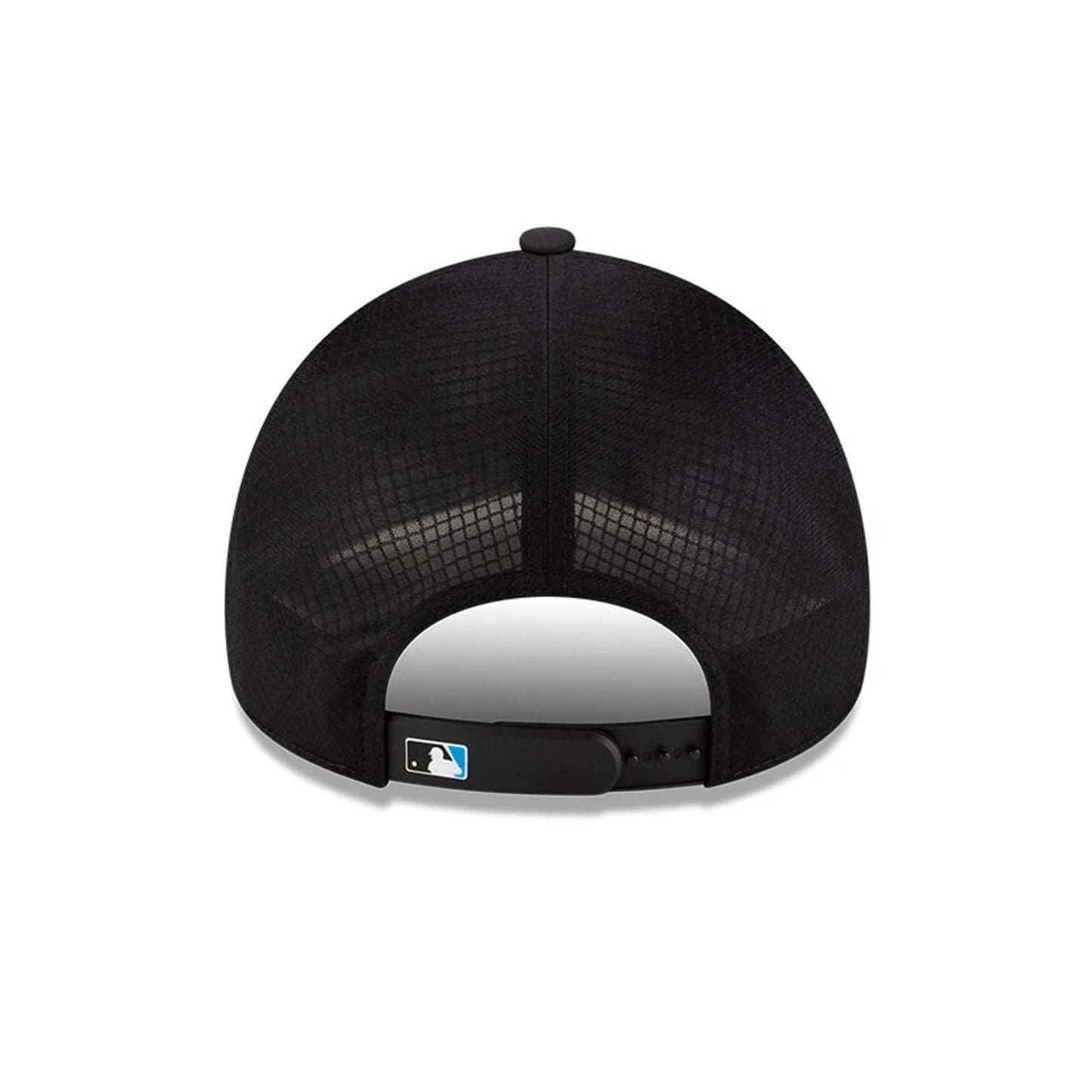 Pictured is this MLB Batting Practice 2026 Miami Marlins 9FORTY Apex cap in black. 4