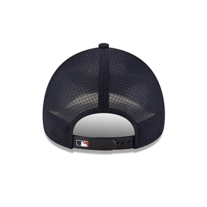 Pictured is this MLB Batting Practice 2026 Minnesota Twins 9FORTY Apex cap in navy. 4