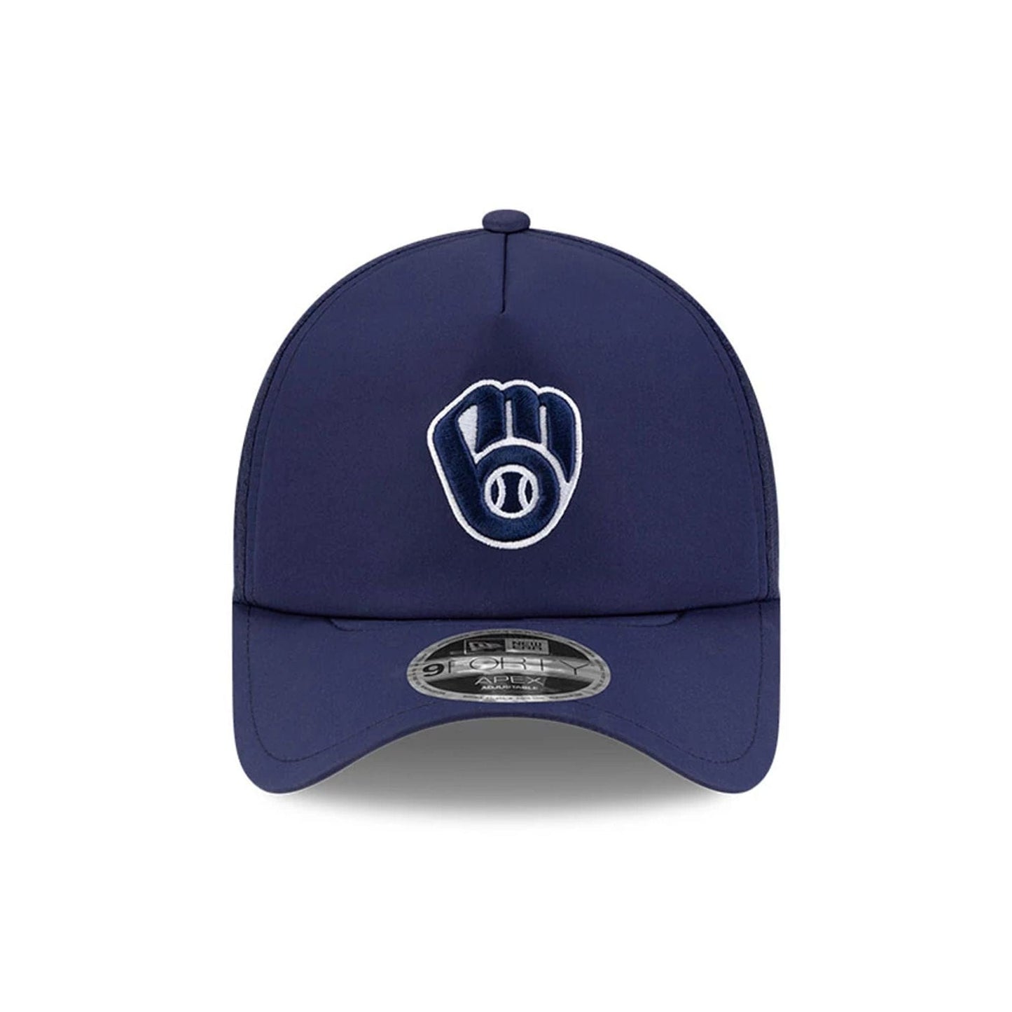 Pictured is this MLB Batting Practice 2026 Milwaukee Brewers 9FORTY Apex cap in navy. 2