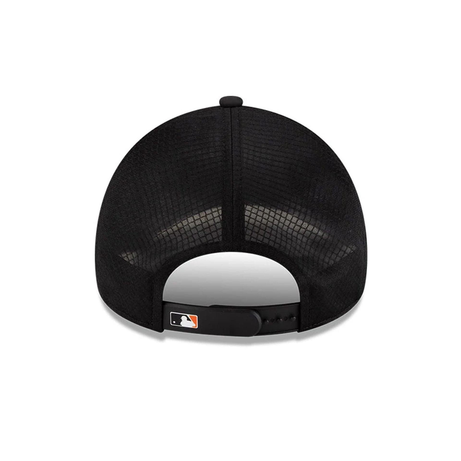 Pictured is this MLB Batting Practice 2026 San Francisco Giants 9FORTY Apex cap in black. 4