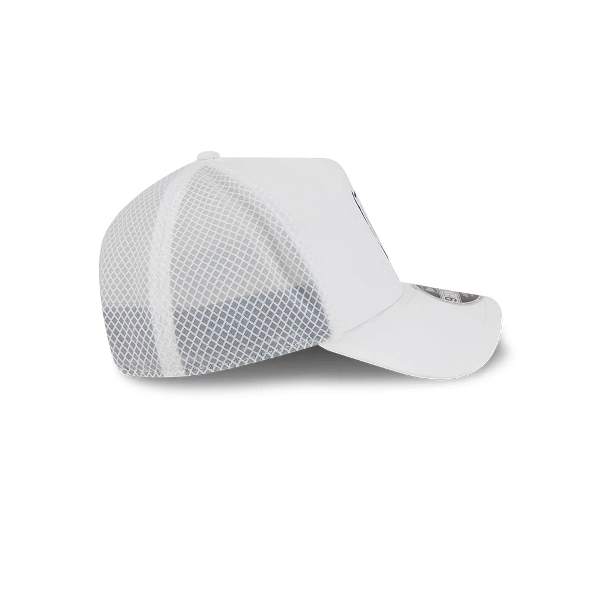Pictured is this MLB Batting Practice 2026 Detroit Tigers 9FORTY Apex cap in white. 6