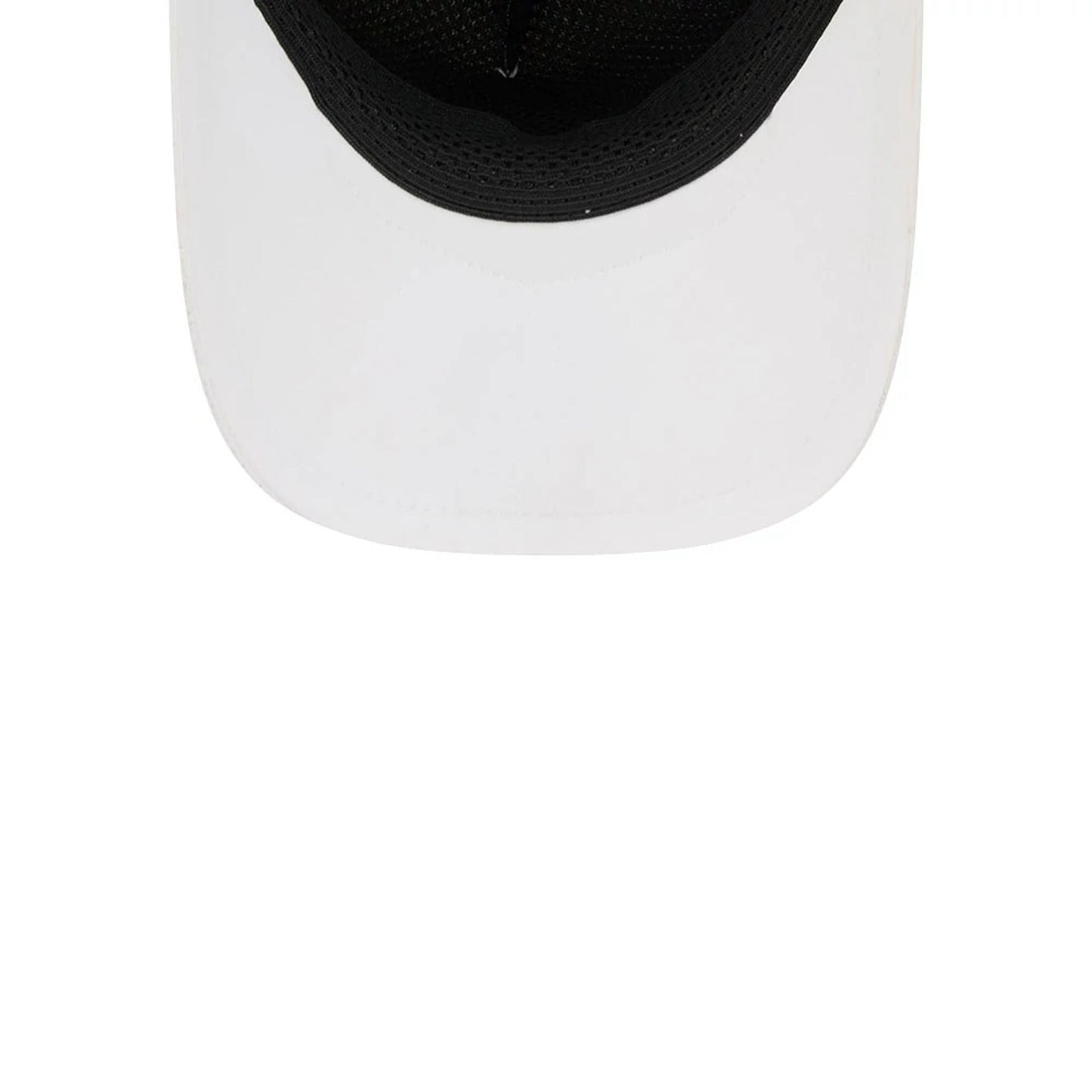 Pictured is this MLB Batting Practice 2026 New York Yankees 9FORTY Apex cap in white. 7