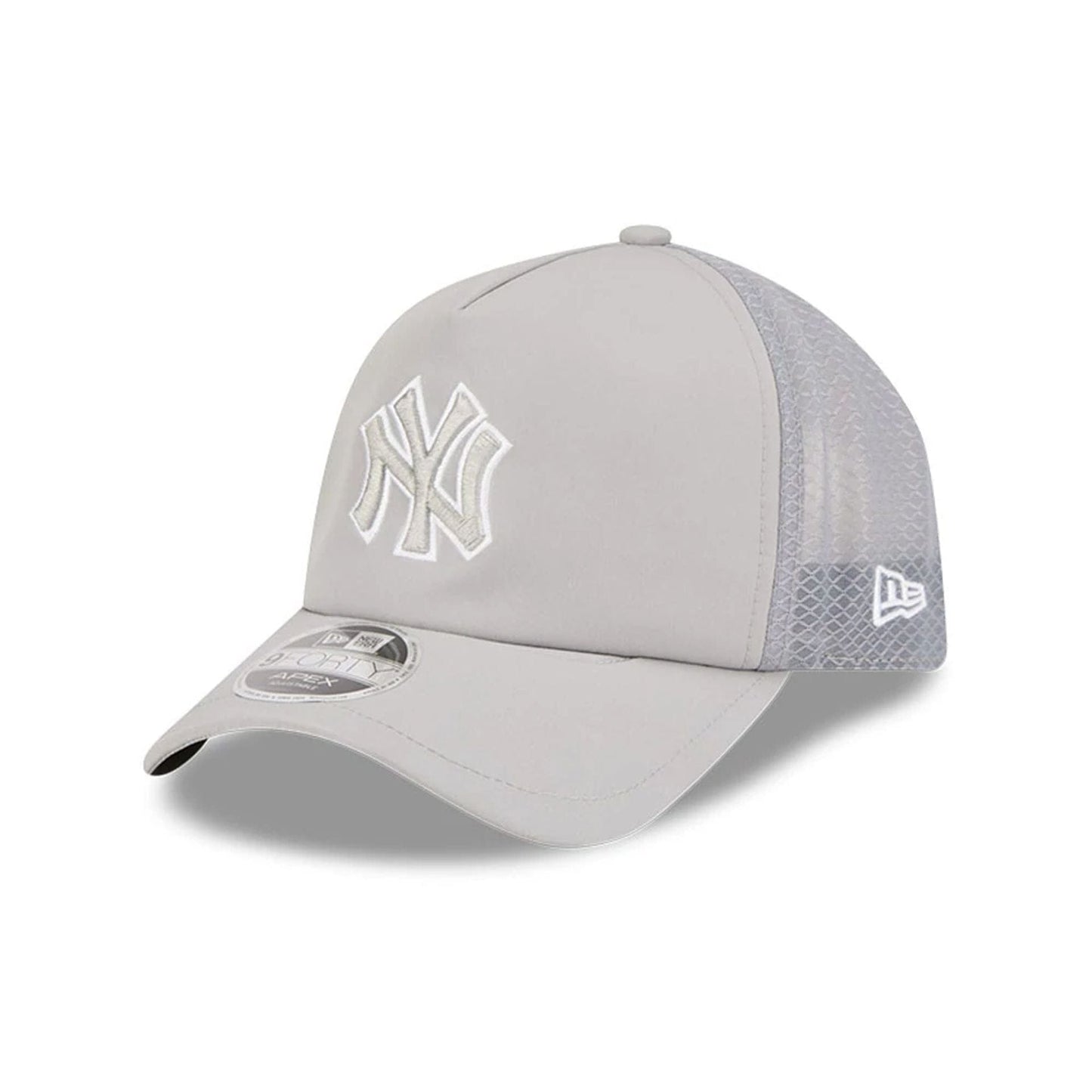 Pictured is this MLB Batting Practice 2026 New York Yankees 9FORTY Apex cap in grey. 1