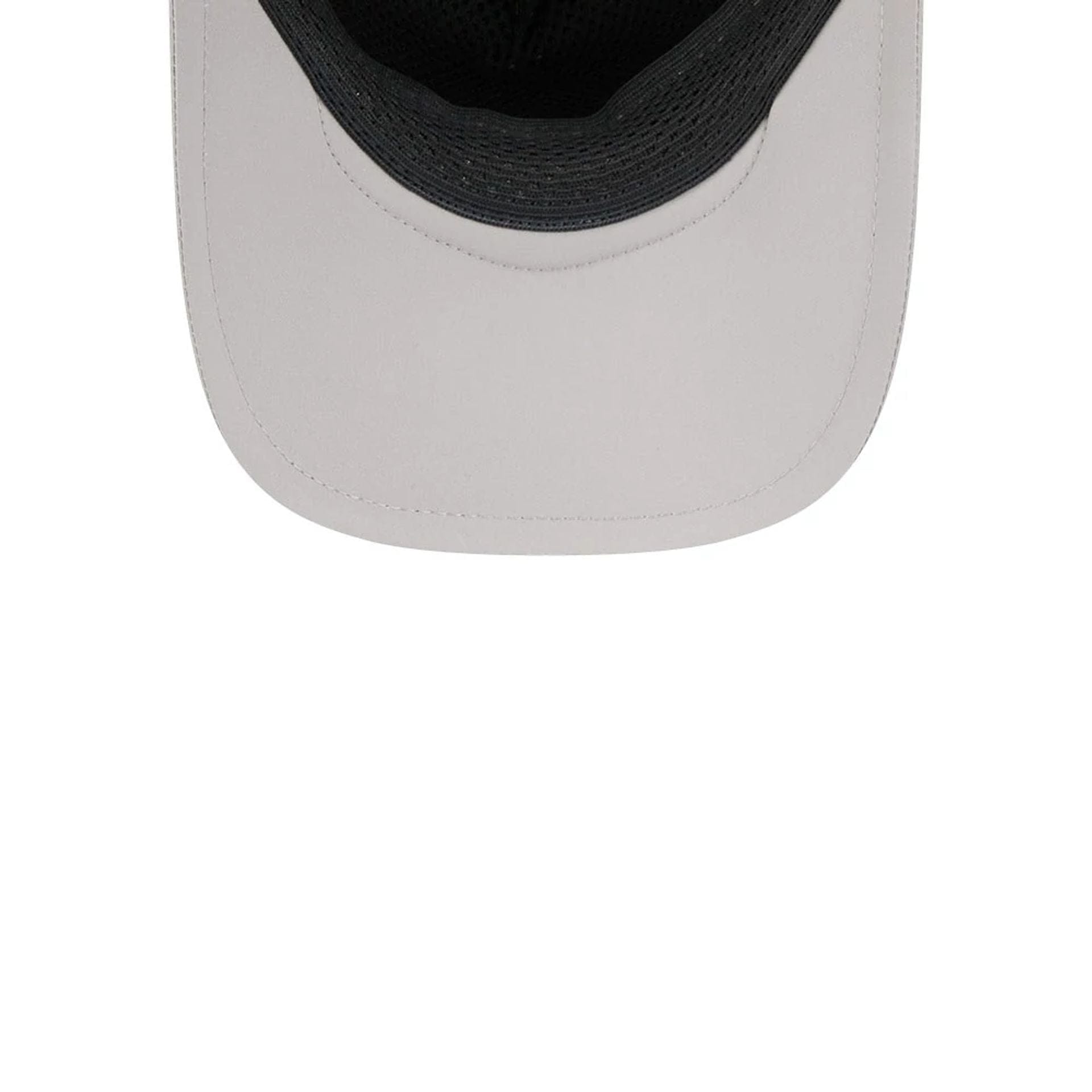 Pictured is this MLB Batting Practice 2026 New York Yankees 9FORTY Apex cap in grey. 7