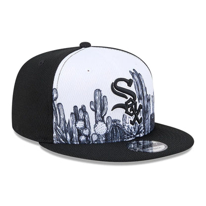 Pictured is this MLB Grow Chicago White Sox 9FIFTY Snapback cap in black. 5