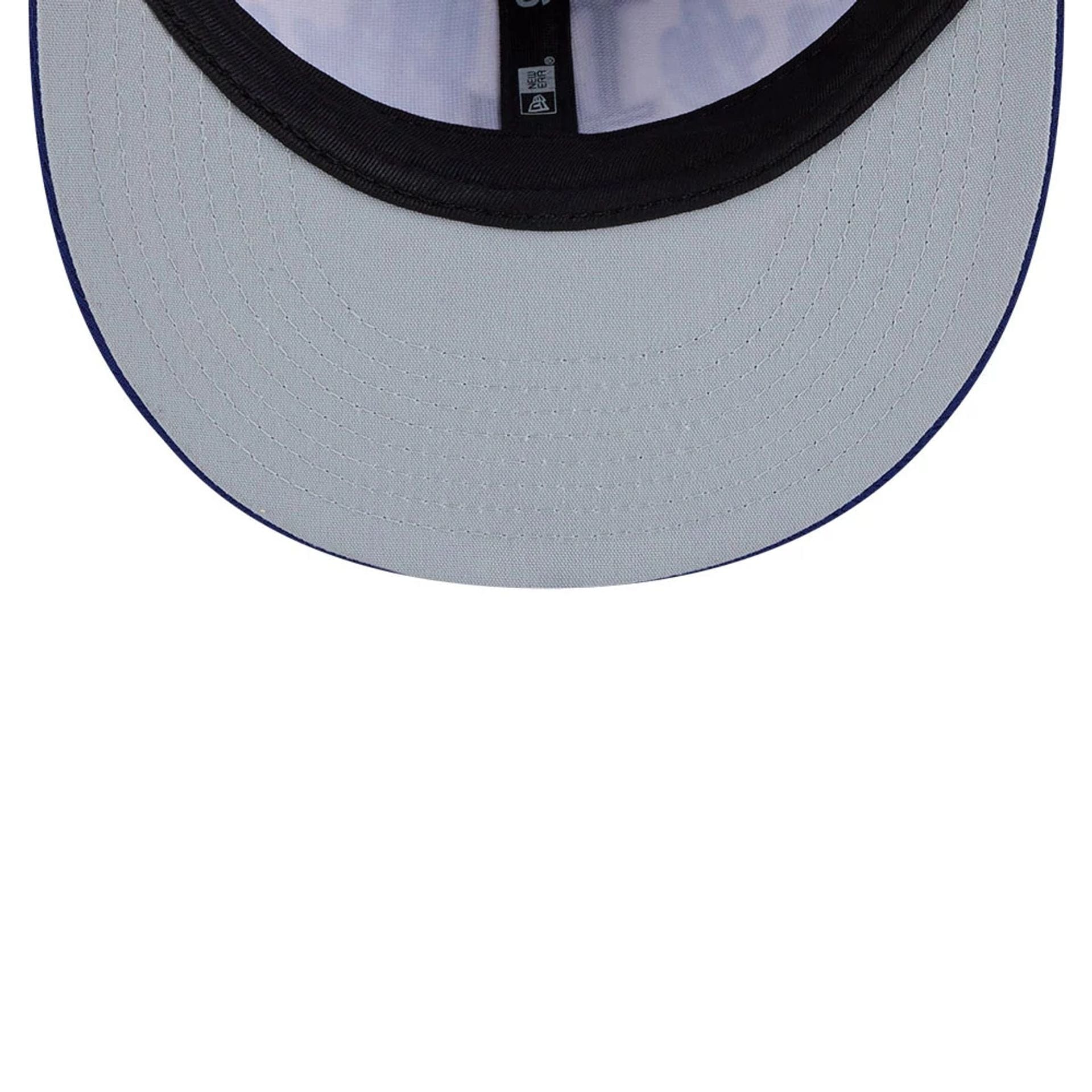 Pictured is this MLB Grow LA Dodgers 9FIFTY Snapback cap in dark blue. 2