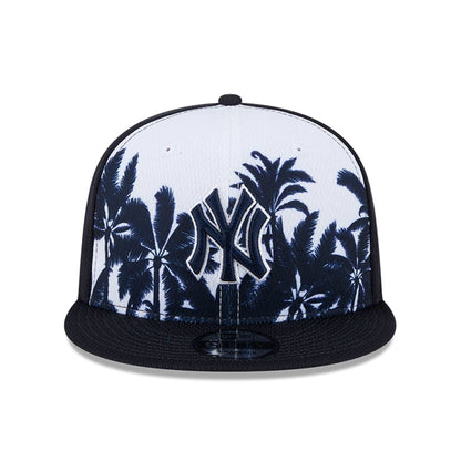 Pictured is this MLB Grow New York Yankees 9FIFTY Snapback cap in navy. 4