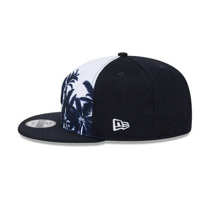 Pictured is this MLB Grow New York Yankees 9FIFTY Snapback cap in navy. 6