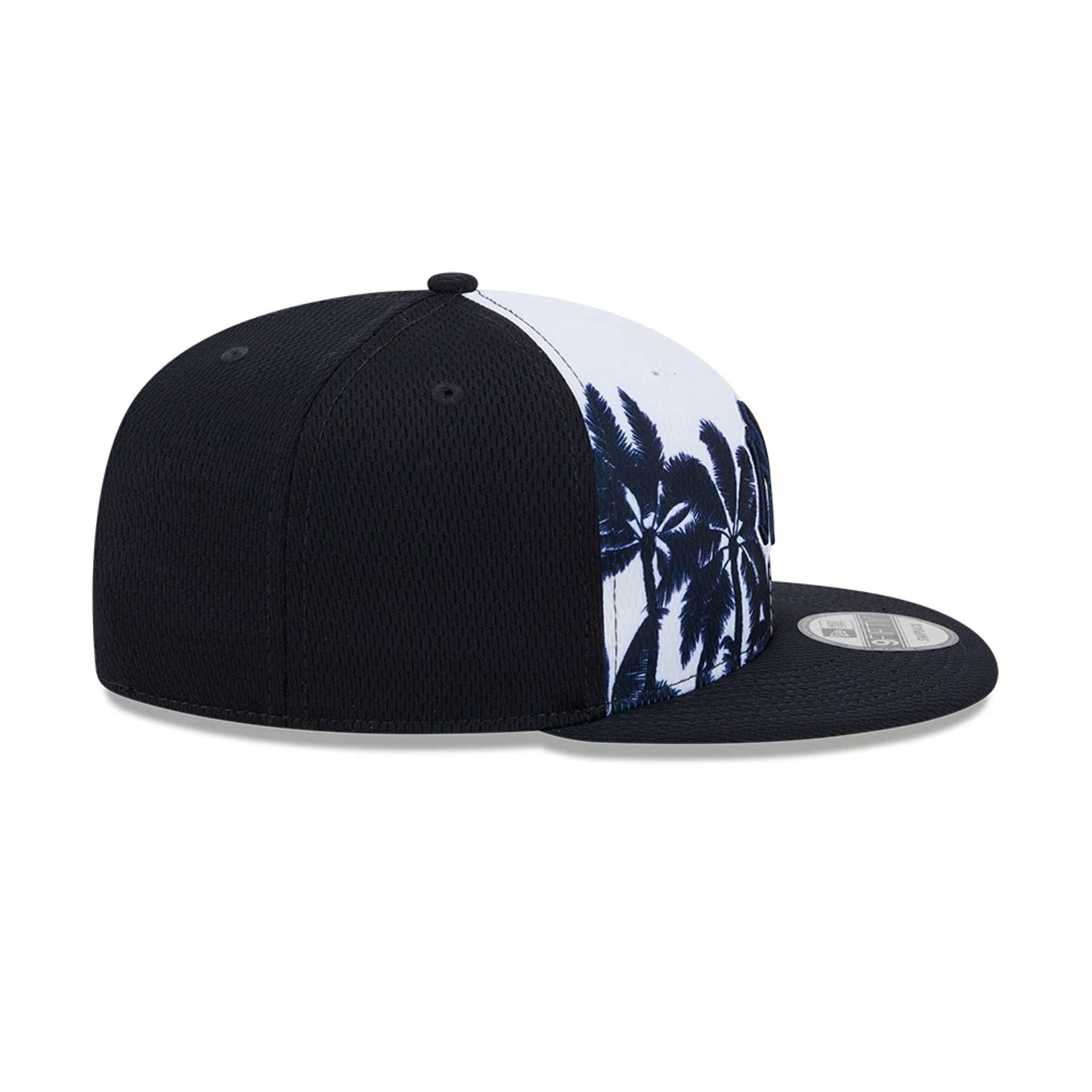 Pictured is this MLB Grow New York Yankees 9FIFTY Snapback cap in navy. 7