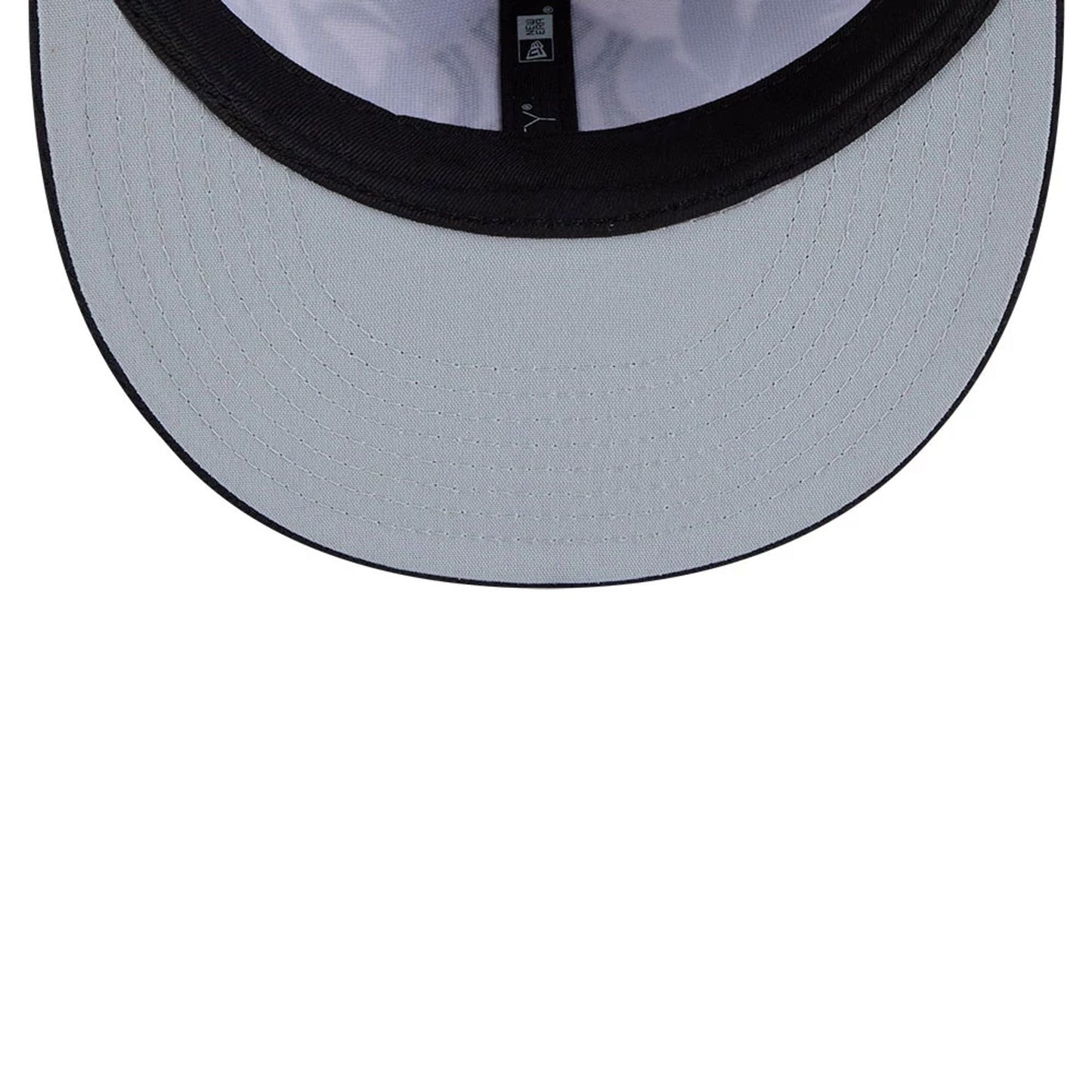 Pictured is this MLB Grow New York Yankees 9FIFTY Snapback cap in navy. 2