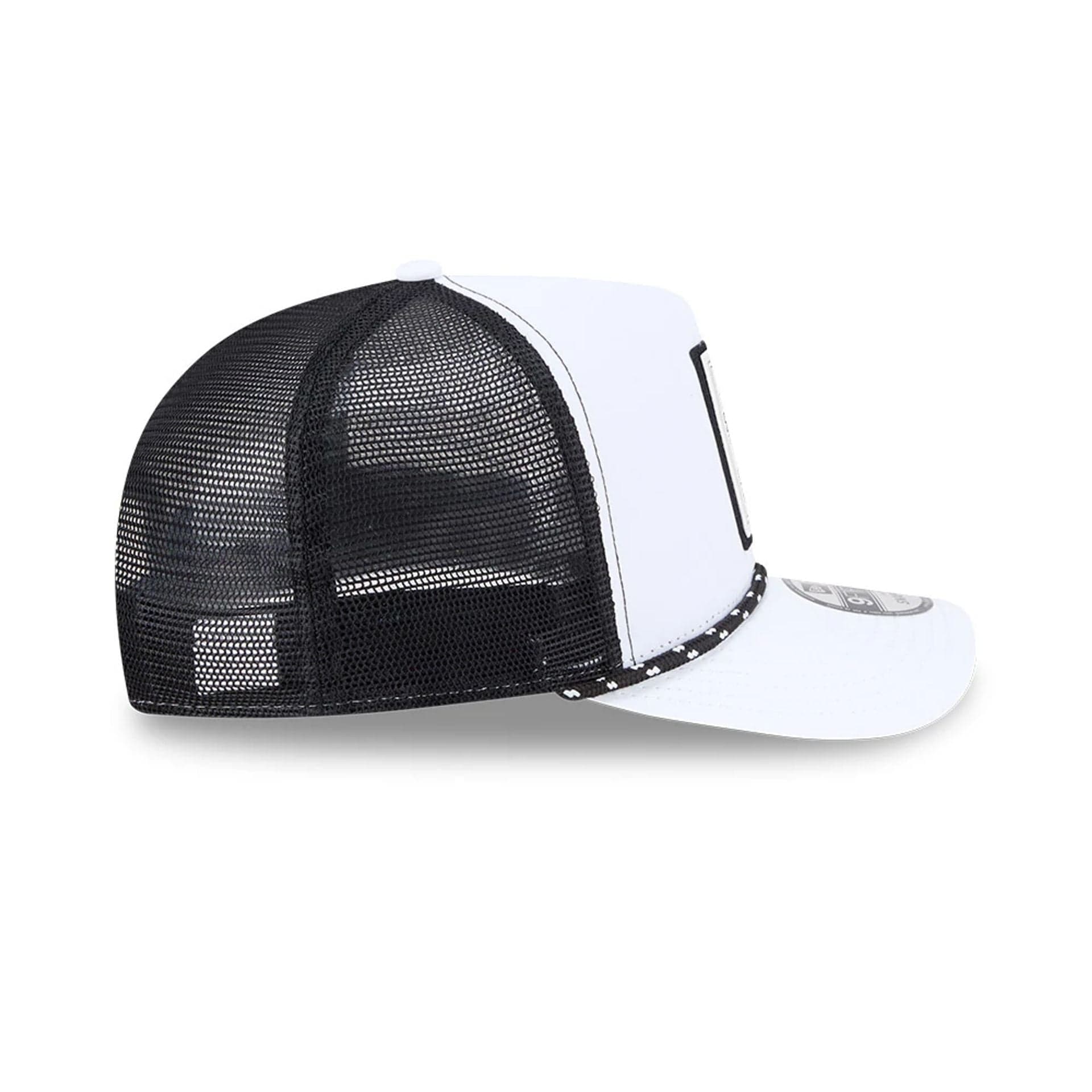Pictured is this MLB Lines Chicago White Sox 9FIFTY A-Frame Snapback cap in black. 6