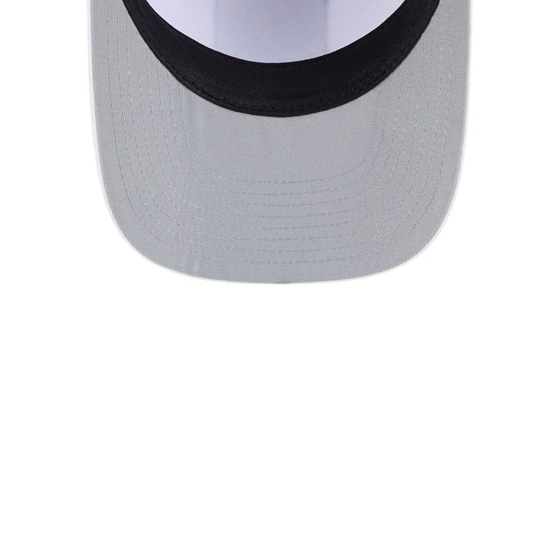 Pictured is this MLB Lines Chicago White Sox 9FIFTY A-Frame Snapback cap in black. 2