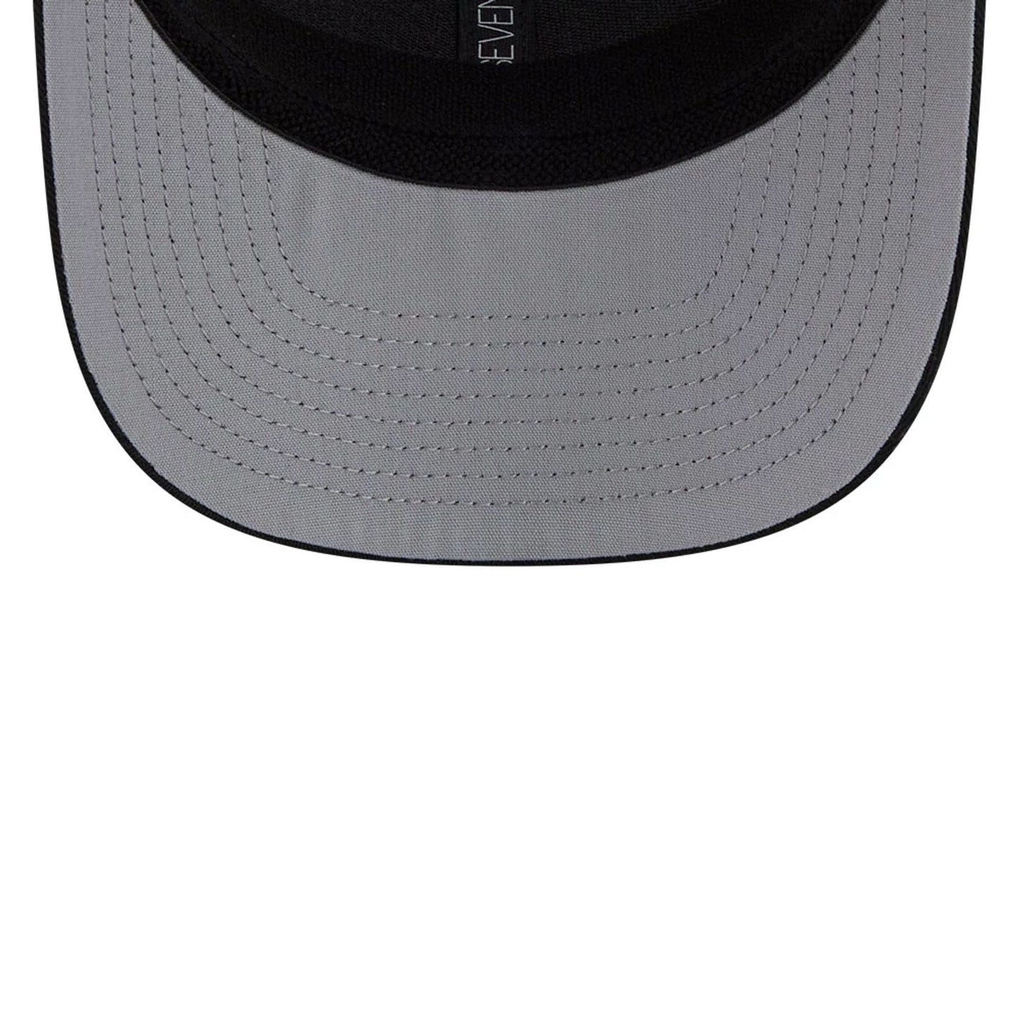 Pictured is this MLB Patch Chicago White Sox 9SEVENTY Stretch Snap cap in black. 2