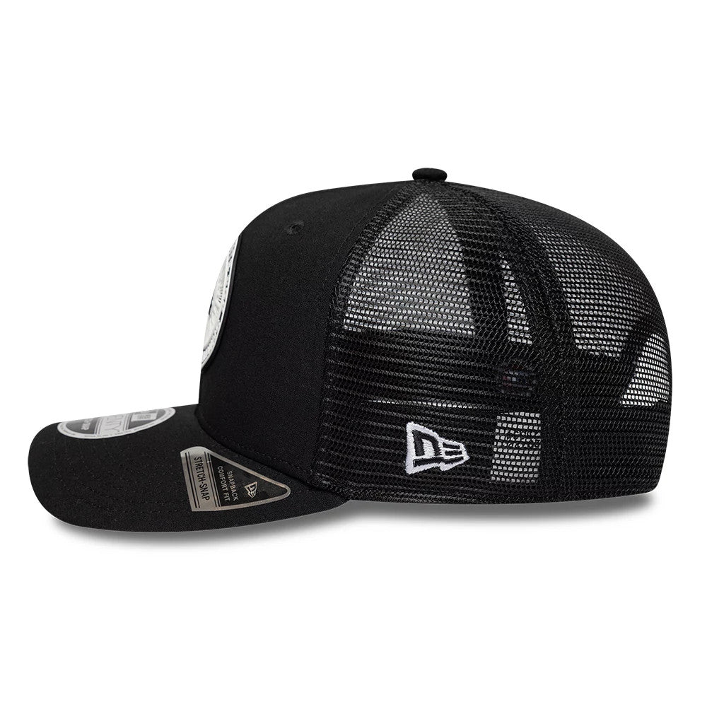 Pictured is this MLB Circles Chicago White Sox 9SEVENTY Stretch Snap cap in black. 5
