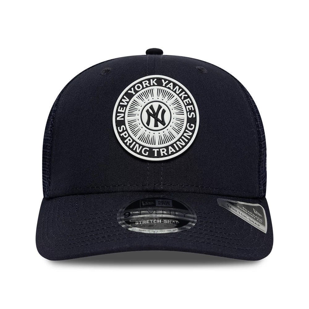 Pictured is this MLB Circles New York Yankees 9SEVENTY Stretch Snap cap in navy. 3