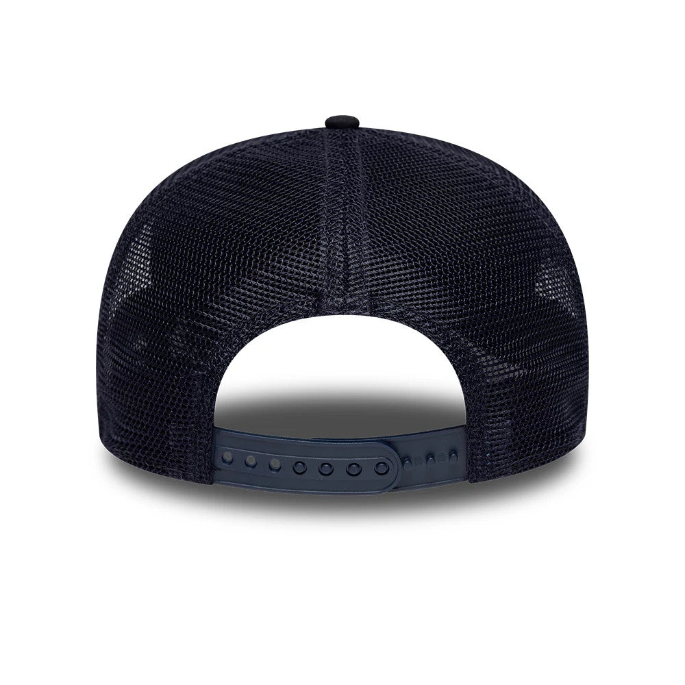 Pictured is this MLB Circles New York Yankees 9SEVENTY Stretch Snap cap in navy. 5