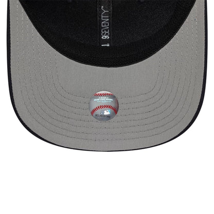 Pictured is this MLB Circles New York Yankees 9SEVENTY Stretch Snap cap in navy. 2