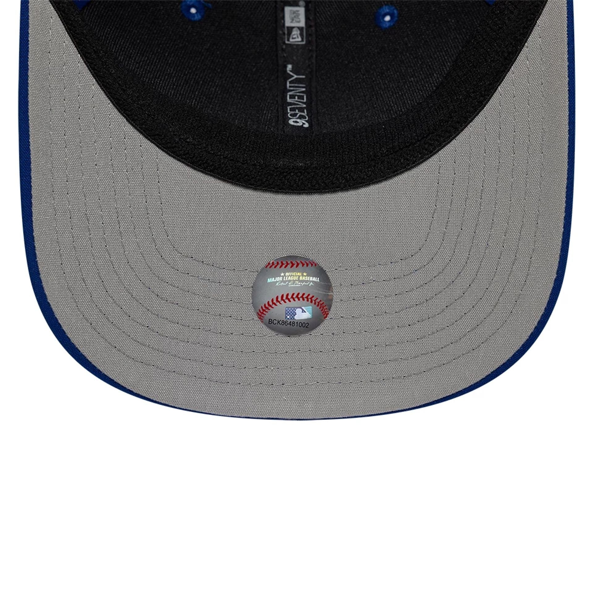 Pictured is this MLB Circles Toronto Blue Jays 9SEVENTY Stretch Snap cap in blue. 2