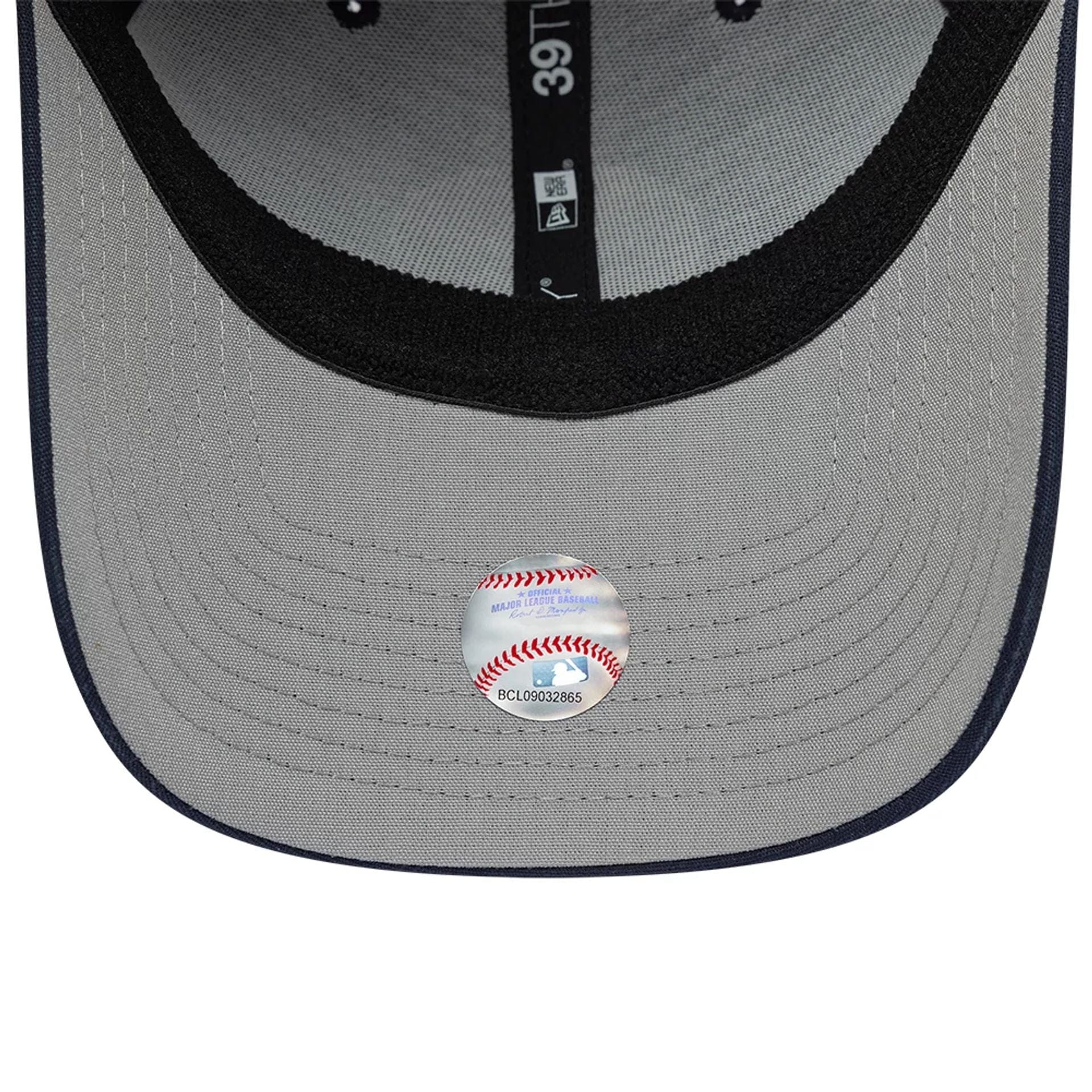 Pictured is this MLB Ripstop Boston Red Sox 39THIRTY Stretch Fit cap in navy. 2