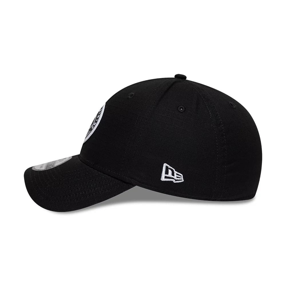 Pictured is this MLB Ripstop Chicago White Sox 39THIRTY Stretch Fit cap in black. 6