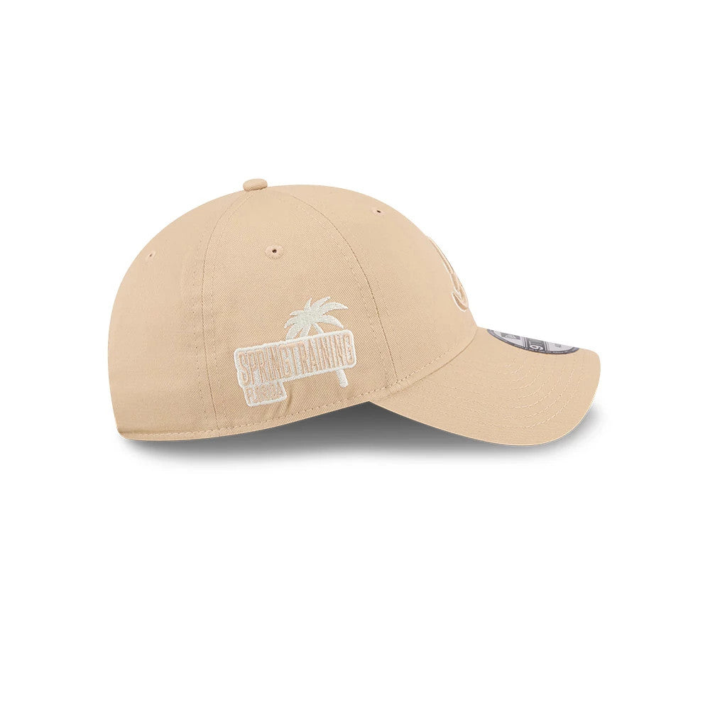 Pictured is this MLB Colours Atlanta Braves 9TWENTY cap in light beige. 4