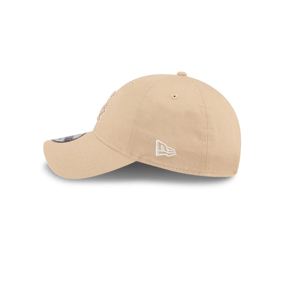 Pictured is this MLB Colours Chicago White Sox 9TWENTY cap in light beige. 5
