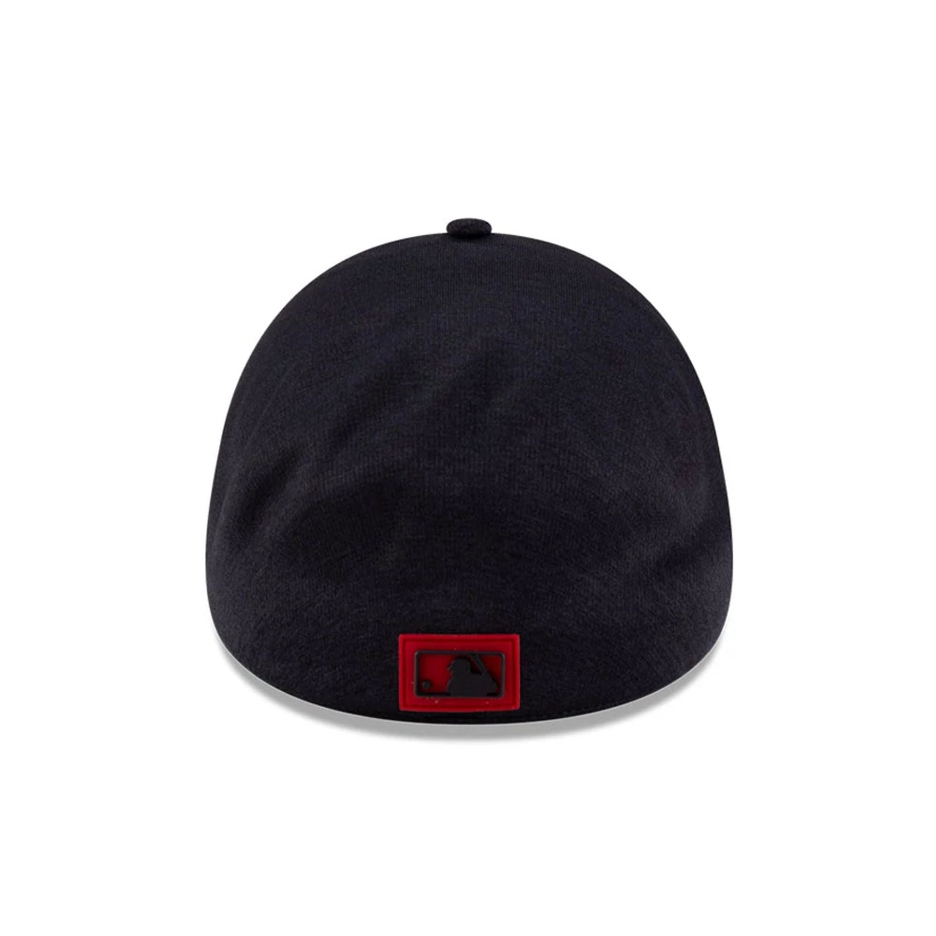 Pictured is this MLB Clubhouse Atlanta Braves 39THIRTY Infinity Stretch Fit cap in navy. 4