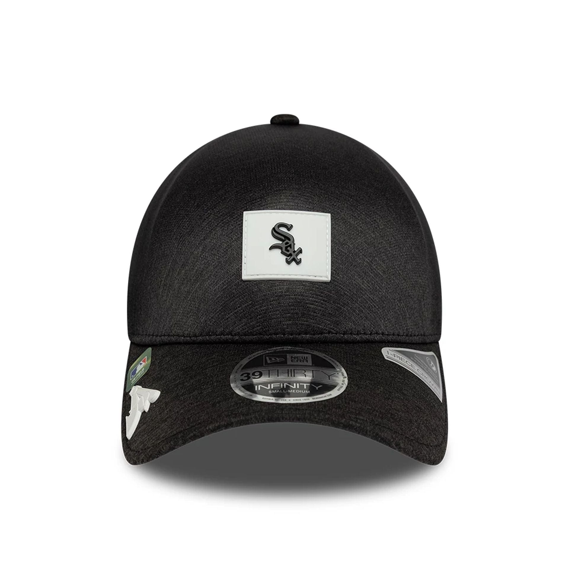 Pictured is this MLB Clubhouse Chicago White Sox 39THIRTY Infinity Stretch Fit cap in black. 2