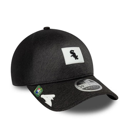 Pictured is this MLB Clubhouse Chicago White Sox 39THIRTY Infinity Stretch Fit cap in black. 1
