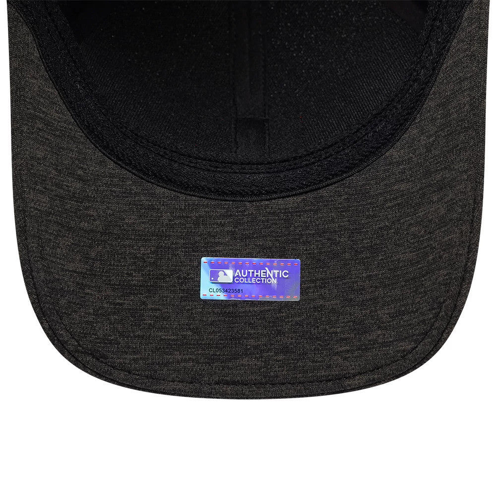Pictured is this MLB Clubhouse Cincinnati Black 39THIRTY Infinity Stretch Fit cap in red. 7