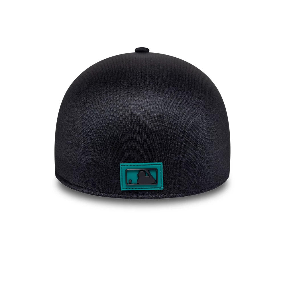 Pictured is this MLB Clubhouse Seattle Mariners 39THIRTY Infinity Stretch Fit cap in navy. 4