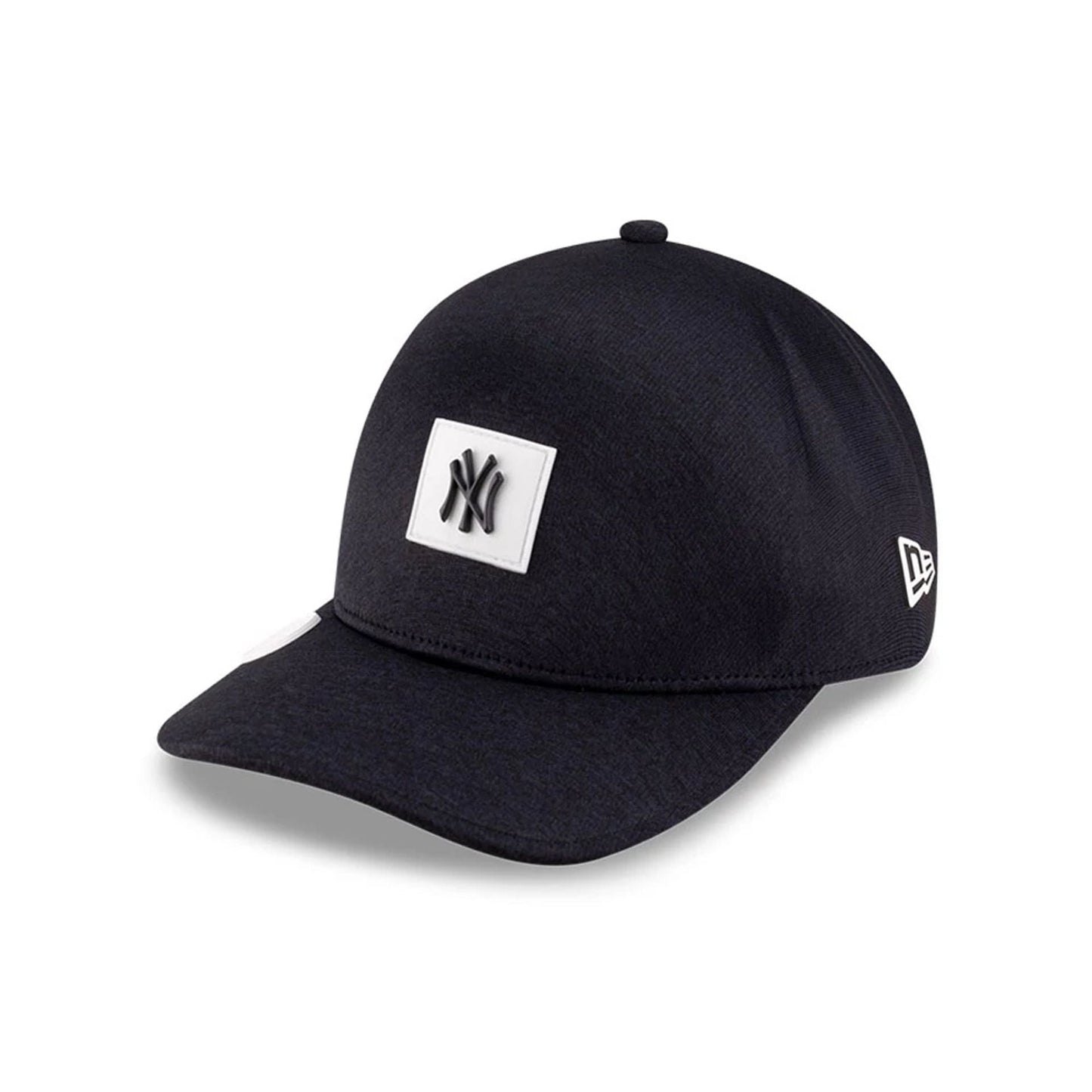 Pictured is this MLB Clubhouse New York Yankees 39THIRTY Infinity Stretch Fit cap in navy. 3