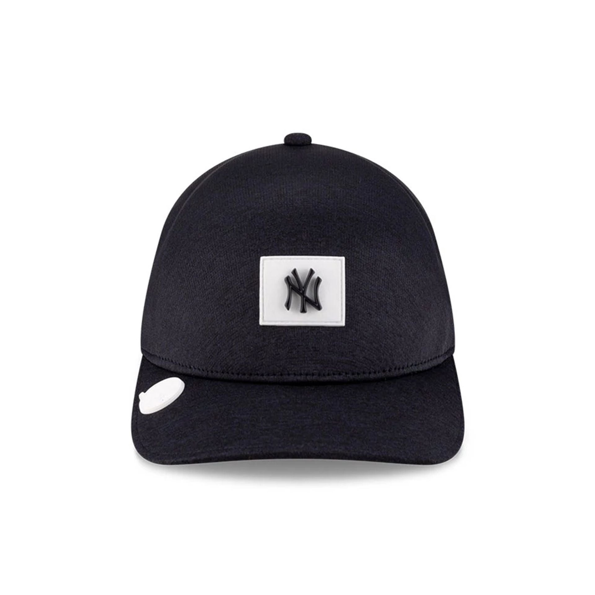 Pictured is this MLB Clubhouse New York Yankees 39THIRTY Infinity Stretch Fit cap in navy. 2