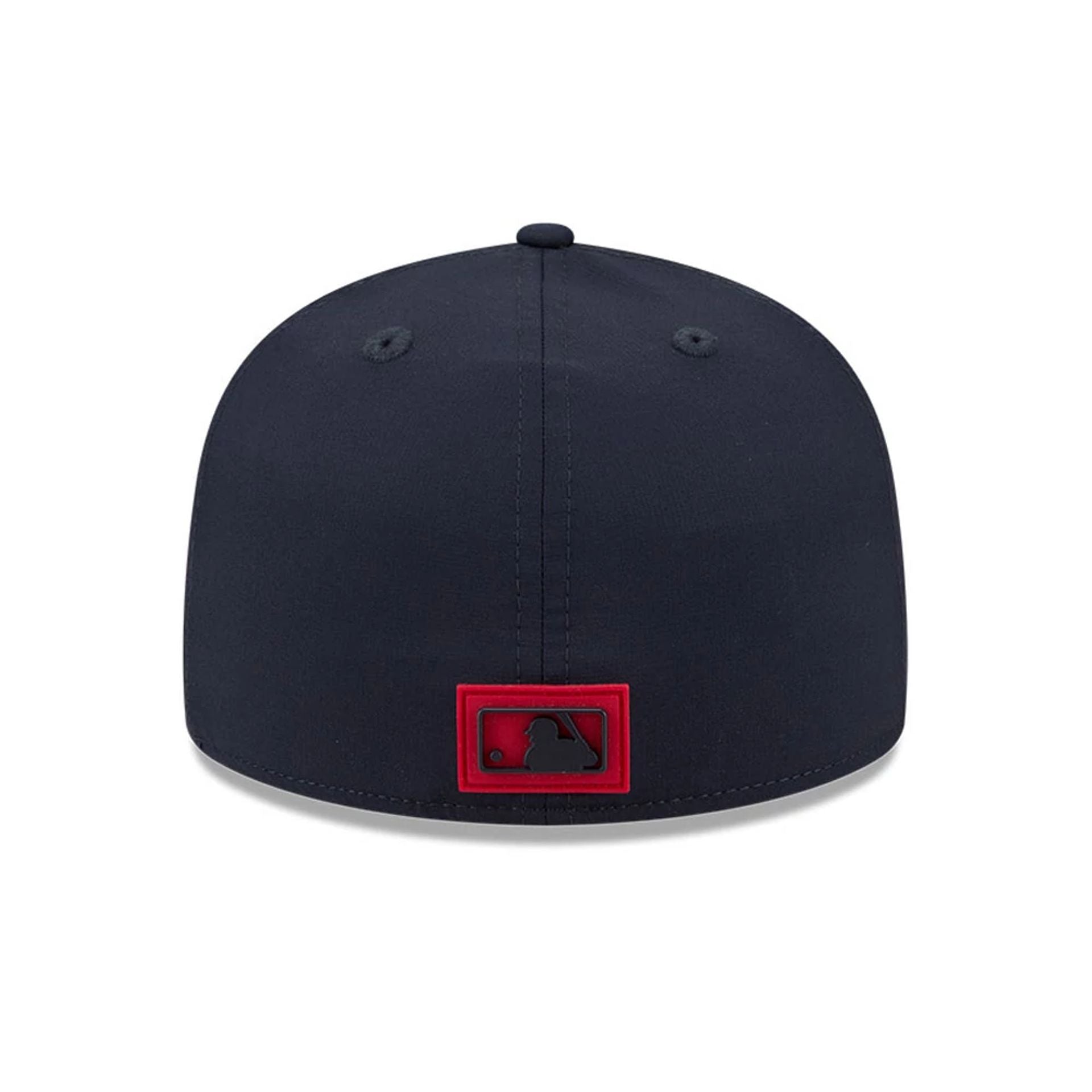 Pictured is this MLB Clubhouse Chicago White Sox 59FIFTY Fitted cap in black. 5