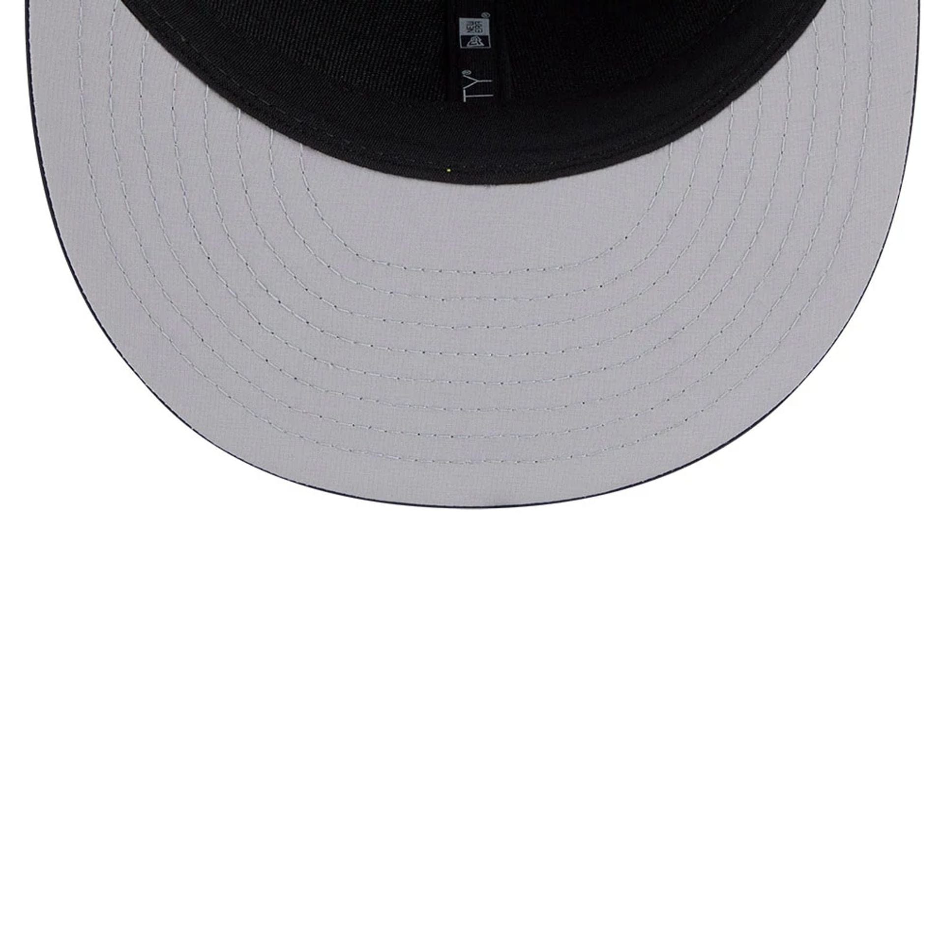 Pictured is this MLB Clubhouse Chicago White Sox 59FIFTY Fitted cap in black. 2