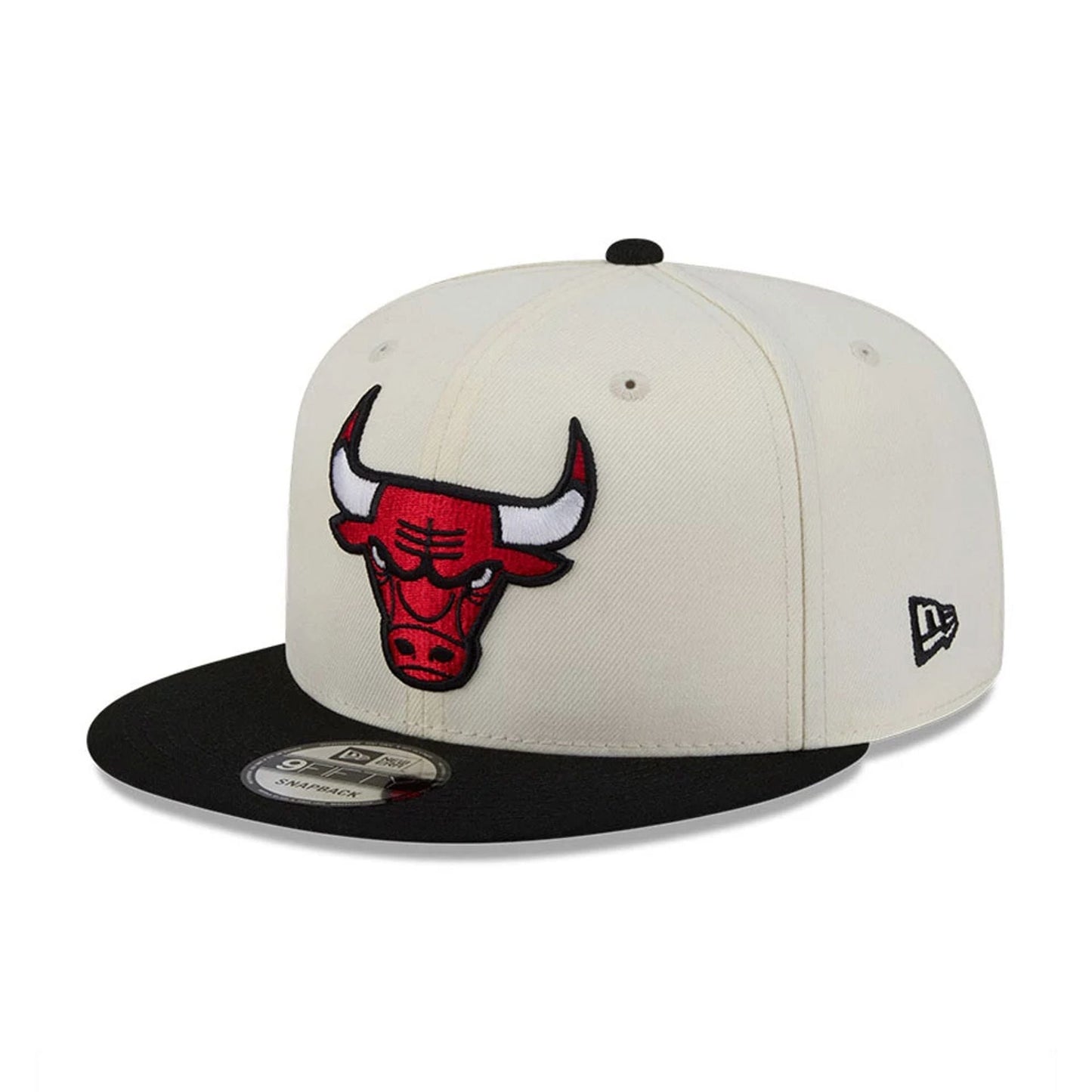 Pictured is this NBA Localized Chicago Bulls 9FIFTY Snapback cap in white. 4