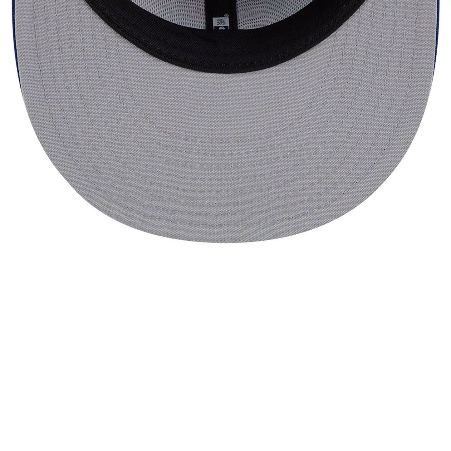 Pictured is this MLB Leaves New York Mets 59FIFTY Fitted cap in blue. 2