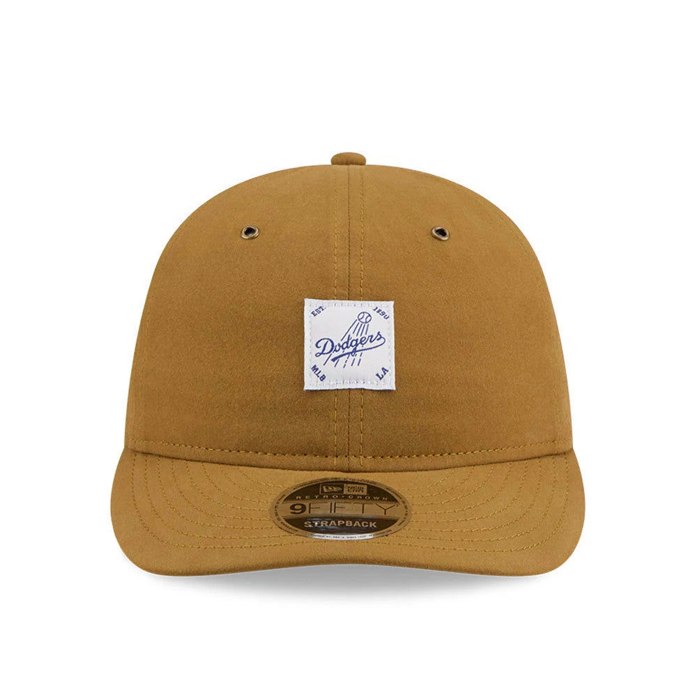 Pictured is this MLB Brushed LA Dodgers Retro Crown 9FIFTY cap in Dark Beige. 3
