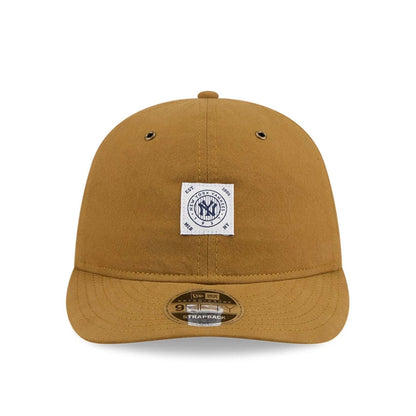 Pictured is this MLB Brushed New York Yankees Retro Crown 9FIFTY cap in Dark Beige. 3