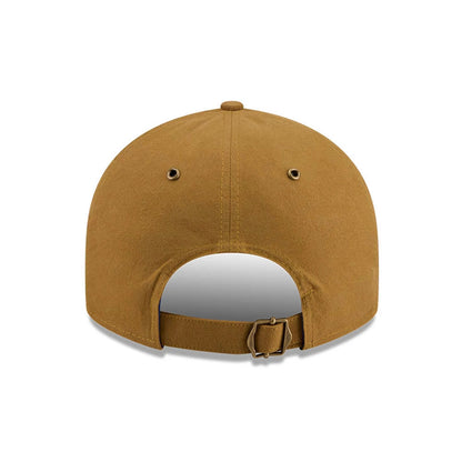 Pictured is this MLB Brushed New York Yankees Retro Crown 9FIFTY cap in Dark Beige. 7